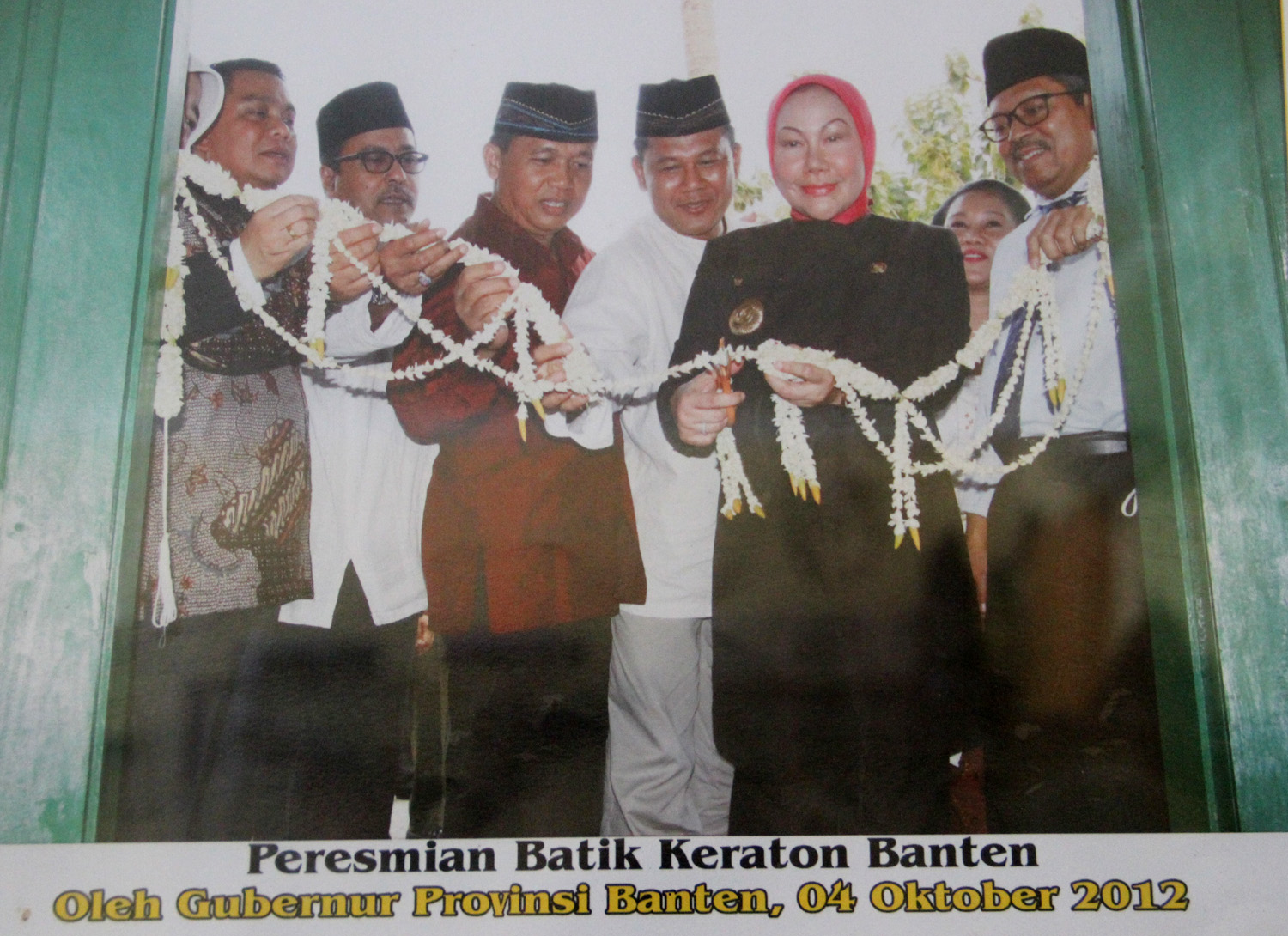 Motif Batik Banten Tak Boleh Makhluk Hidup oleh Gapey Motif Batik Banten Tak Boleh Makhluk Hidup oleh Gapey