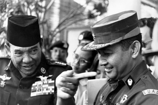 Supersemar dan Dugaan Korupsi Kol. Soeharto | theinitium.com