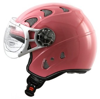 helm berwarna pink
