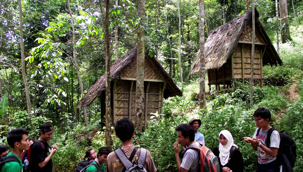 Di tengah perjalanan menuju Baduy (Dokumentasi pribadi)