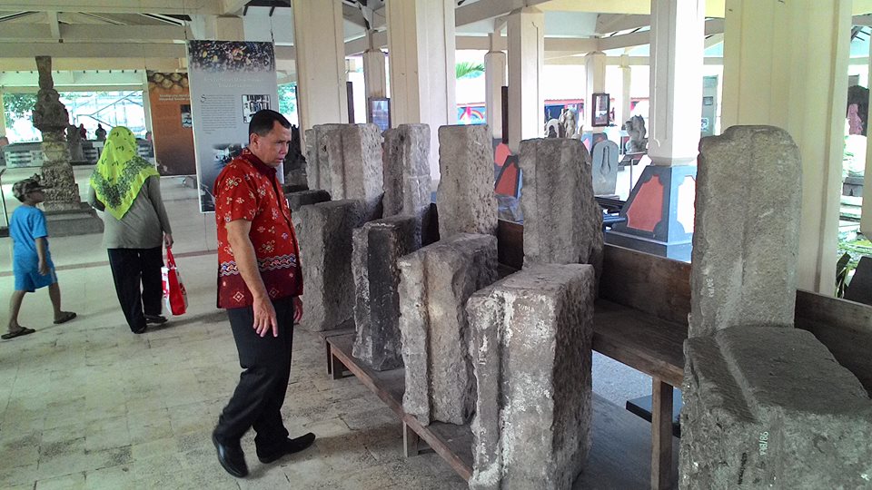 Menelusuri Jejak Kejayaan Majapahit di Trowulan Halaman 1 ...