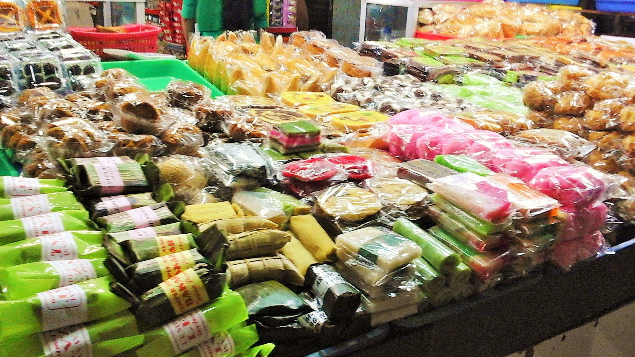 Jajanan Surabaya Meraup Rupiah oleh AMINAH SURABAYA Jajanan Surabaya Meraup Rupiah oleh AMINAH SURABAYA