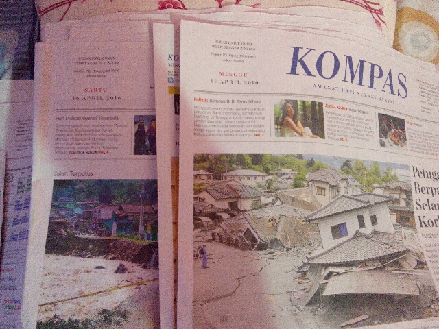 Koran Kompas edisi sabtu dan minggu yang diantar kerumah setiap hari setelah berlangganan (dokpri)