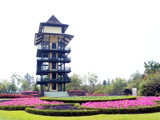menara-pandang-57272036e4afbd3c072dae1c.jpg