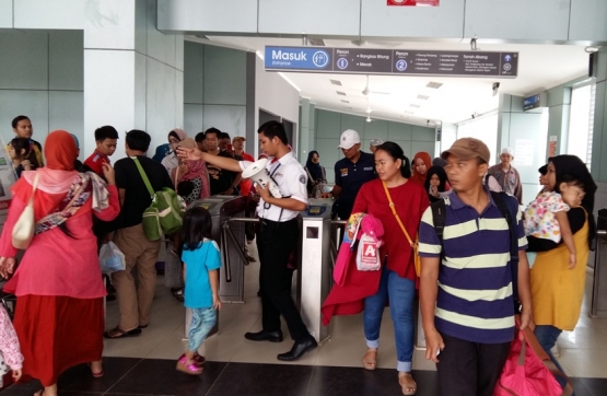 maja-stasiun-oke-5-572d51b7177b61db04164e82.jpg