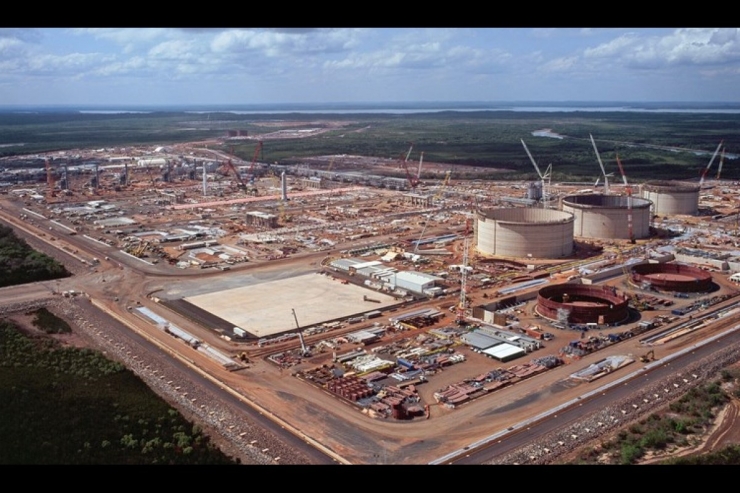 Konstruksi Kilang LNG (sumber: gastoday.com.au)