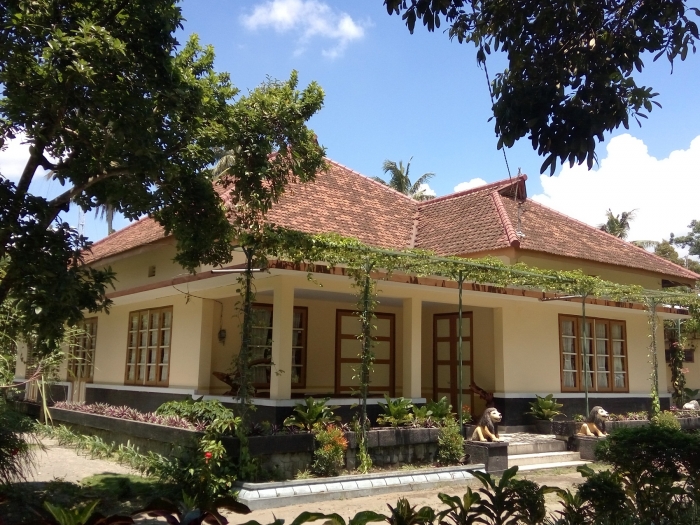 Kampoeng Anggrek yang Terbit dari Timur Kediri oleh Kampoeng Anggrek yang Terbit dari Timur Kediri oleh