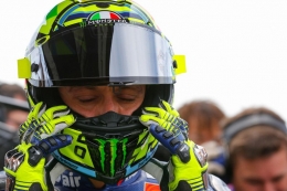 Rossi... mau balapan kok ngantuk (dok.motogp.com)