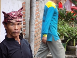 Dok. Pri | Tetua Suku Osing Banyuwangi yang menggunakan ikat kepala khusus