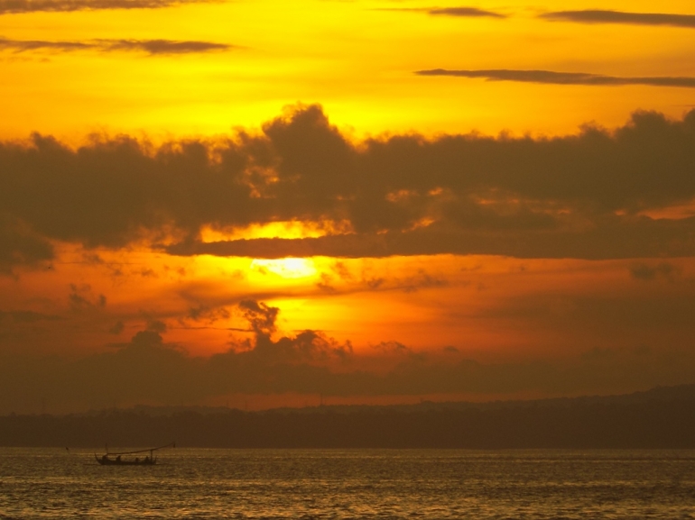 Dok. Pri | Sunrise di Pantai Boom, Banyuwangi, patut menjadi destinasi wisata pilihan