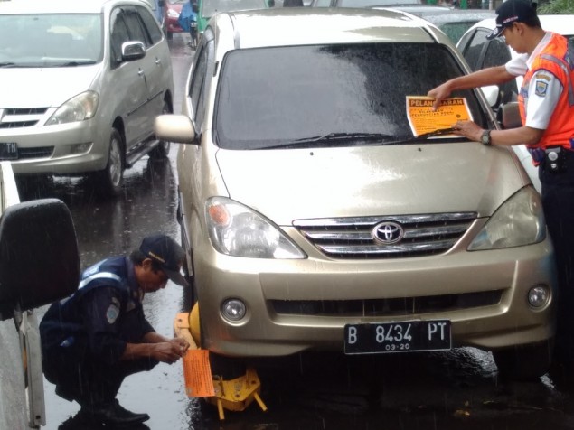 Parkir Liar Di Kota Bandung Merugikan Pendapatan Asli Daerah ...