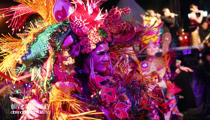 Salah satu peserta defile pada Semarang Night Carnival 2016