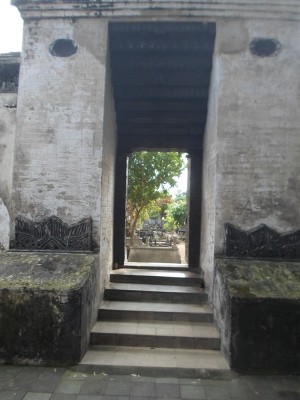 gapuro-makam-senopati-57388c08ee96730f09058e89.jpeg