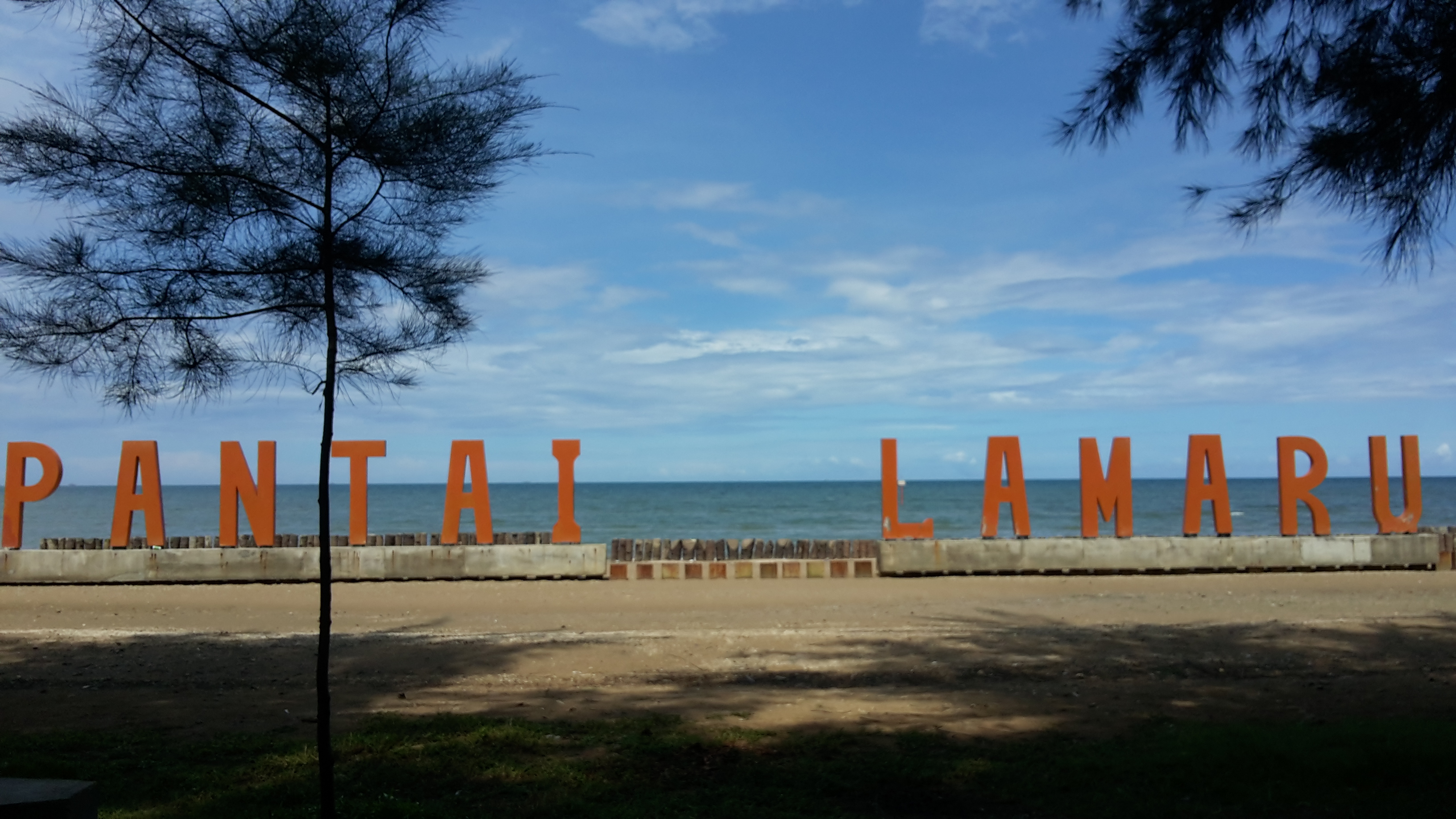 Hasil gambar untuk pantai lamaru