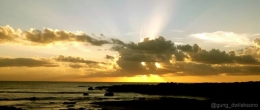 Gambar 17. Sunset di Pantai Halla Wuimahi; Sumber: Dokumentasi Peneliti