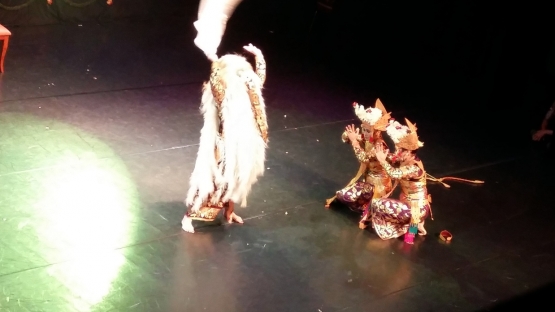 Dewa Shiwa murka dan berkecamuk kepada Dewa Asmara dan Dewi Ratih balasan telah berani mengganggu pertapaannya. Foto: arum sato