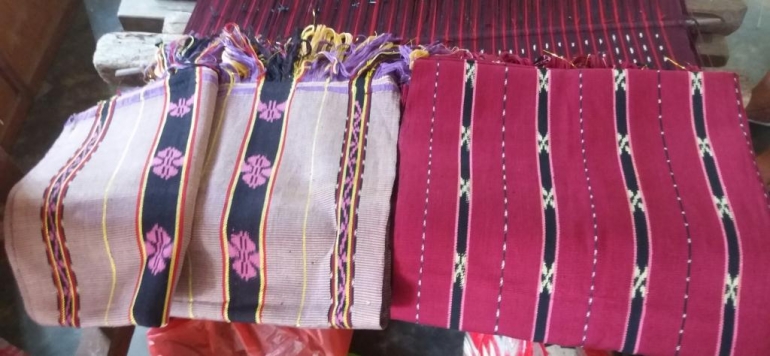 Kain tenun ikat khas Flores (Foto: Lastboy Tahara Sinaga)