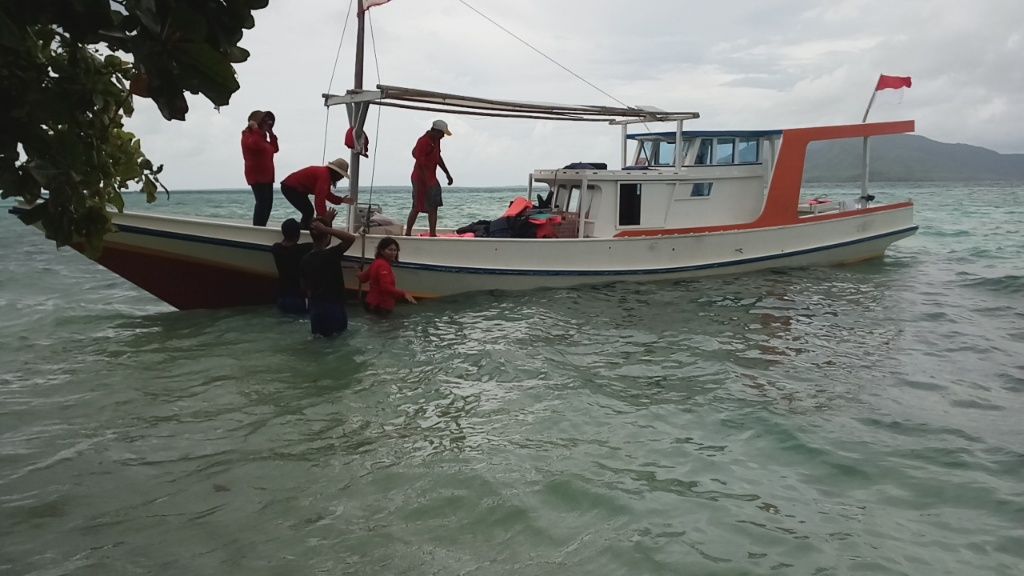 Merapat di Pulau Cemara Kecil (dokpri)