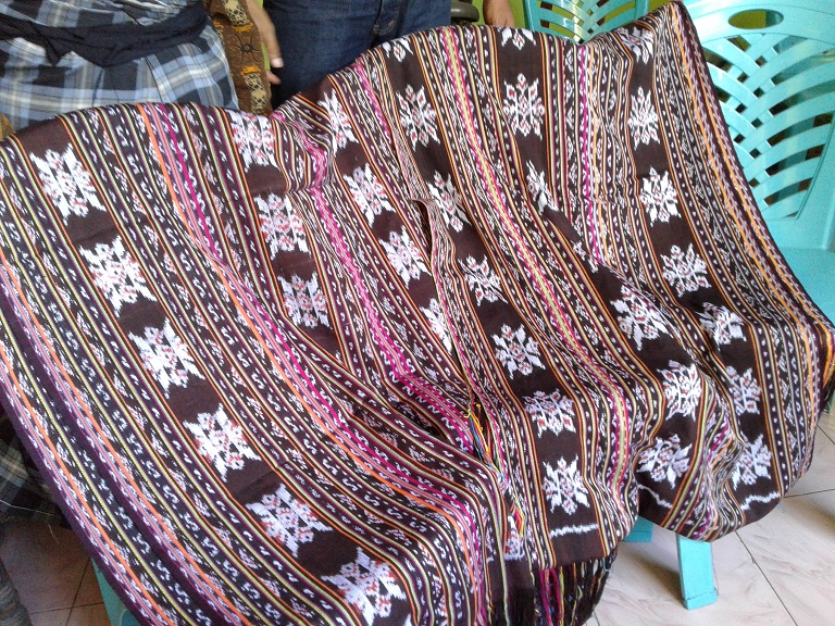 Motif tenun Flores (dok.yayat)