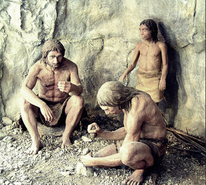 rekonstruksi keahlian Neanderthal menggunakan alat. Photo: Jaroslav A. Polák | Flickr