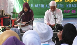 Dok. Pribadi || Pemuda dan Pemudi sedang Melantunkan Ayat-Ayat Suci Al-Qur'an pada Suatu Acara