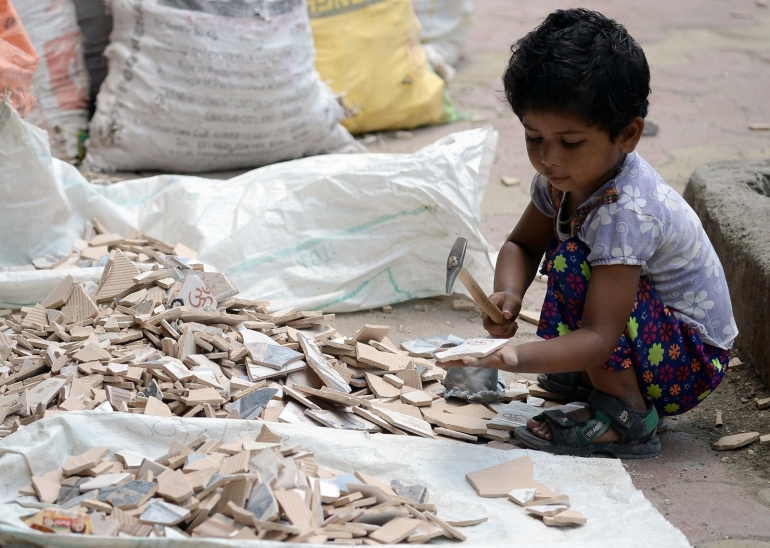 Pekerja anak di India. Sumber: haridevote.com