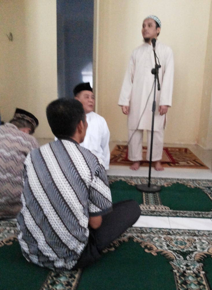 Ali Imron di hadapan Jamaah Masjid LPMP Sulsel (dok. pri).