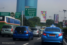 Macet di Jakarta dengan terik mataharinya. (Ganendra)