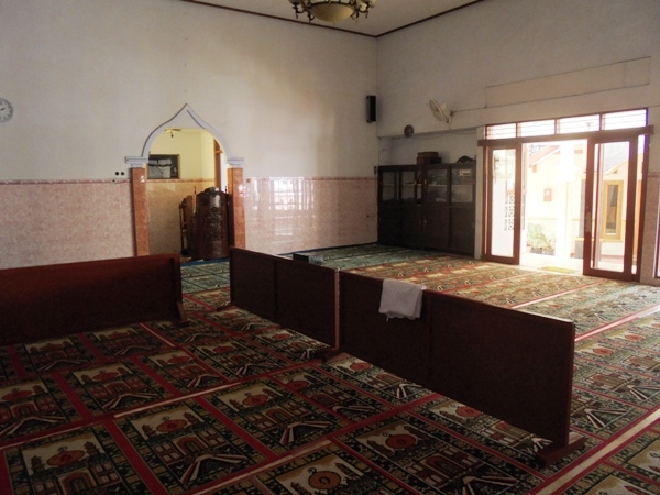 Bagian dalam Masjid Damarjati (foto: dok pri)