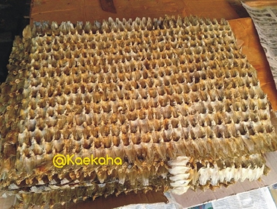 Ikan sapat kering khas Banjar. Unik ya...? (Foto : Koleksi Pribadi)