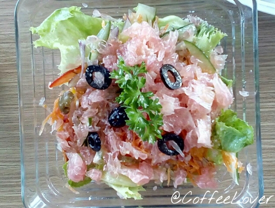 Thailand Salad Sumber : www.coffeloverstory.wordpress.com