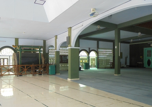 Ruangan dalam Masjid (foto: dok pri)
