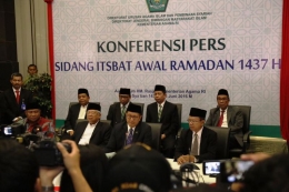 Menteri Agama Lukman Hakim Saifuddin mengumumkan awal Ramadan jatuh pada Senin, 6 Juni 2016, seusai sidang isbat