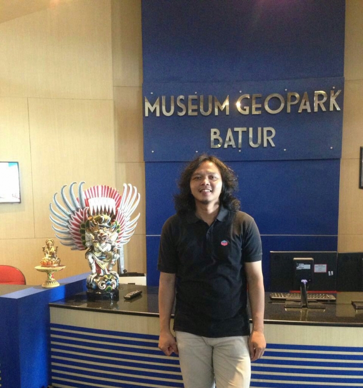 Saat mengunjungi Museum Taman Bumi (GeoPark Batur, Bali). Foto: Dok. Pribadi