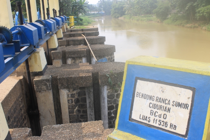 Jalan jalan di Bendung Ranca Sumur Cocok Dijadikan Sentra Jalan jalan di Bendung Ranca Sumur Cocok Dijadikan Sentra