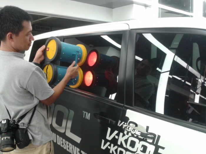 V KOOL Kaca Film Ajaib Tolak Panas Secara Maksimal oleh V KOOL Kaca Film Ajaib Tolak Panas Secara Maksimal oleh