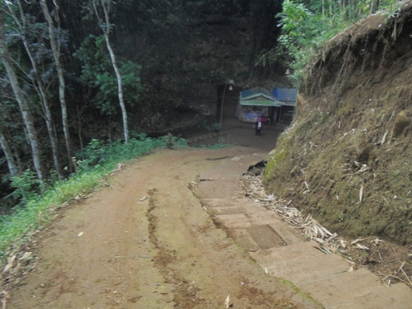 Akses menuju Curug Belondo (foto: dok pri)