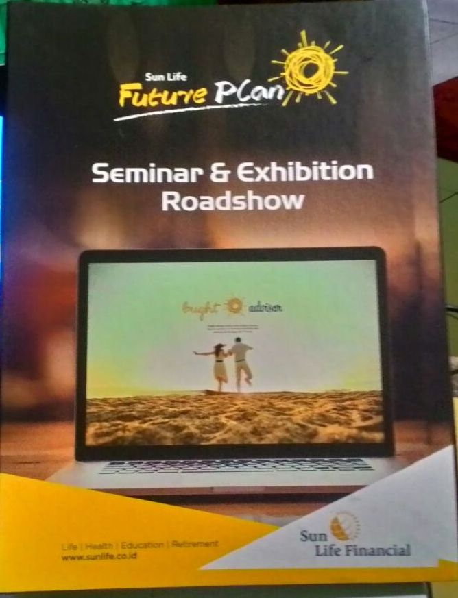 Cover Buku Seminar & Exhibition Roadshow (dokumen pribadi)
