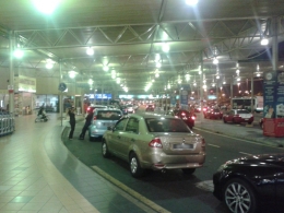 Suasana di bandara Kuala Lumpur LCCT