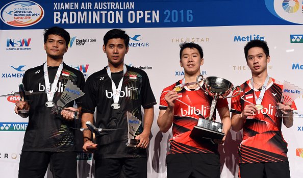 Angga/Ricky dan Gideon/Kevin di podium Australian Open Superseries 2016 (sumber: https://twitter.com/badmintonupdate)