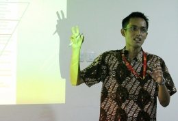 Dede Ariyanto dalam satu kesempatan menjadi pembicara. (Foto: Facebook Dede Ariyanto)