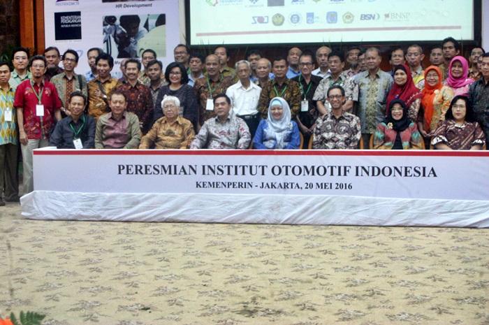 Peresmian Institut Otomotif Indonesia pada 20 Mei 2016 di Gedung Kementerian Perindustrian , Jakarta