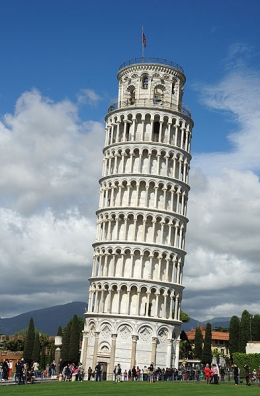 Menara Pisa (english.mathrubhumi.com)