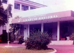 Gedung lama Kwarnas, di samping sebelah kiri adalah gedung Direktorat Jenderal Perhubungan Laut. (Foto: koleksi R. Andi Widjanarko, ISJ)