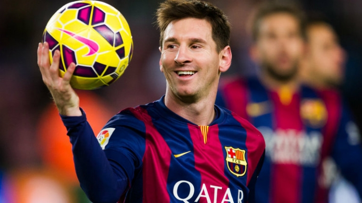 Messi berseragam tim Barcelona. Ia merupakan pemain andalan Blaugrana beberapa musim terakhir. Sumber: www.vidio.com