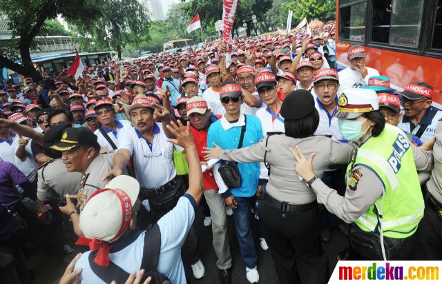 Demokaryawanbri_tuntutpesangon. Sumber: merdeka.ocm