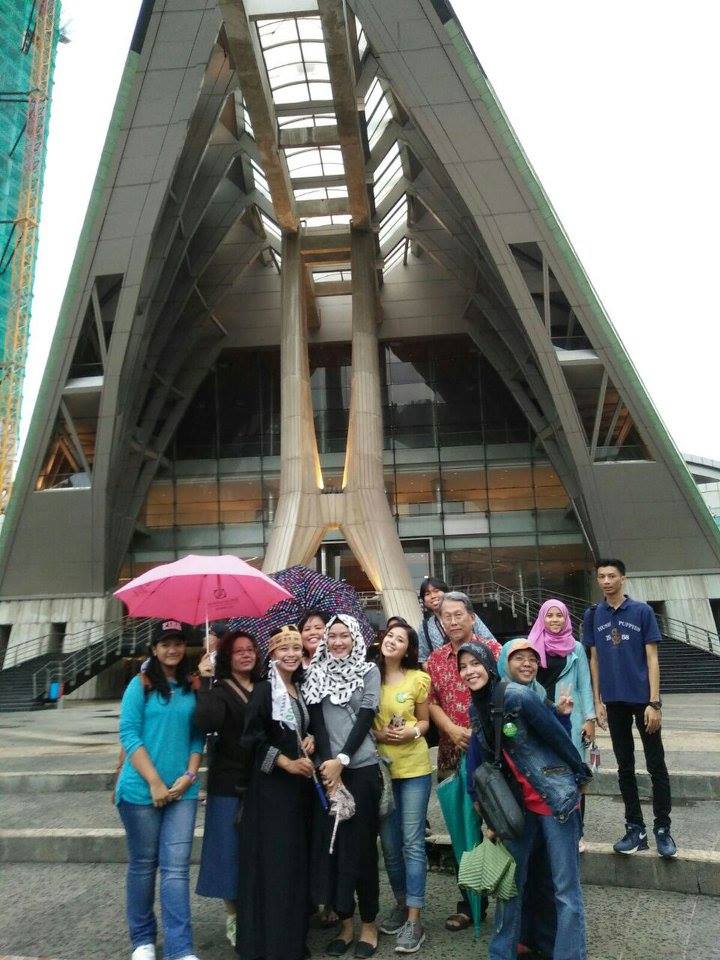 Teater Jakarta (Sumber: Ira)