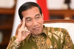 Presiden Jokowi - http://www.ft.com/cms/s/0/5d2e49f2-32d7-11e6-bda0-04585c31b153.html#axzz4CHhkSEjx