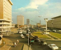 Suasana Jakarta 1970-an : masih nyaman (kredit foto https://abe.revues.org)