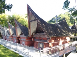Makam Raja-Raja Batak Toba (dokpri)